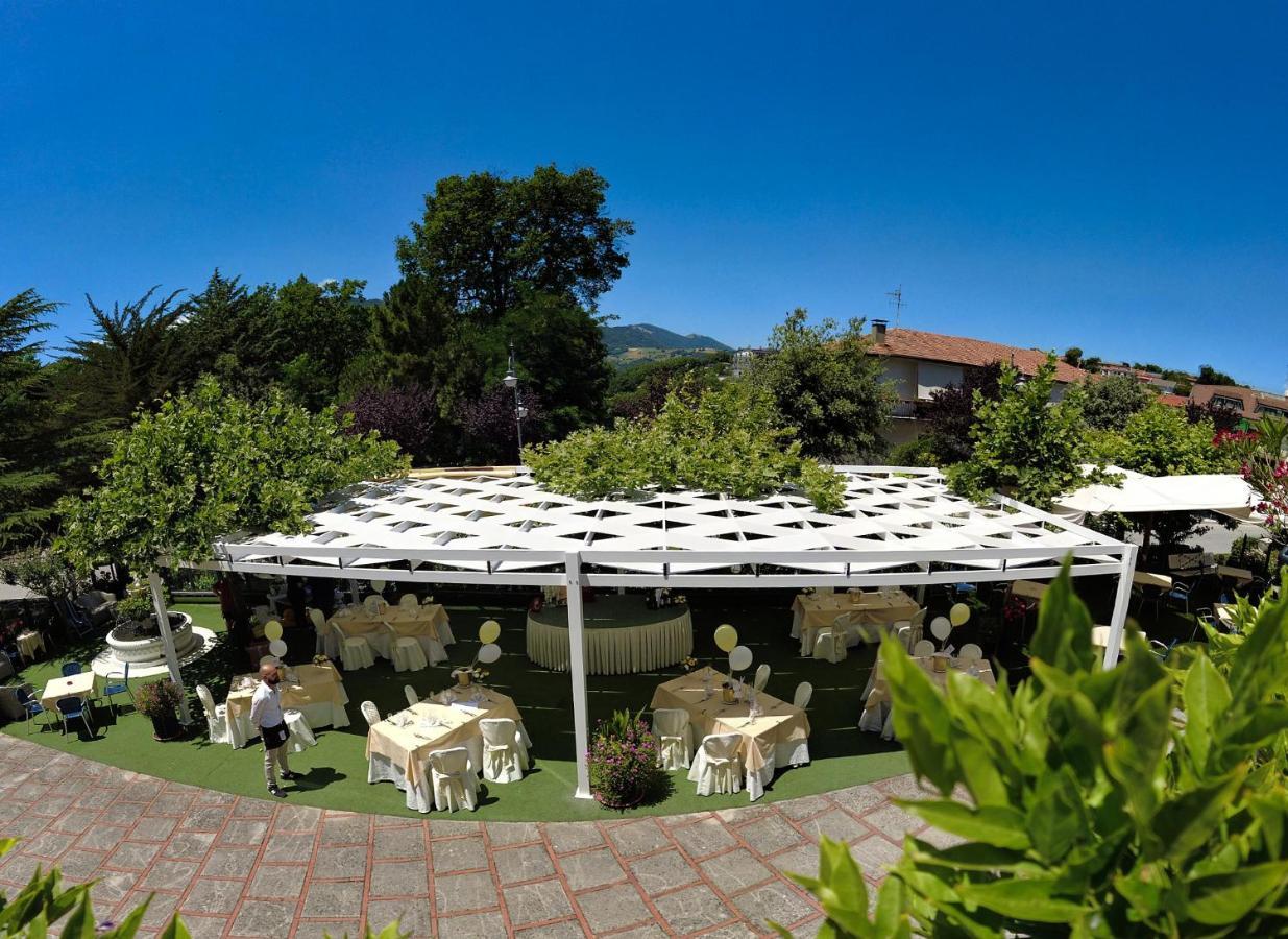 Ristorante Albergo Gerardo Di Masi Caposele Exterior photo