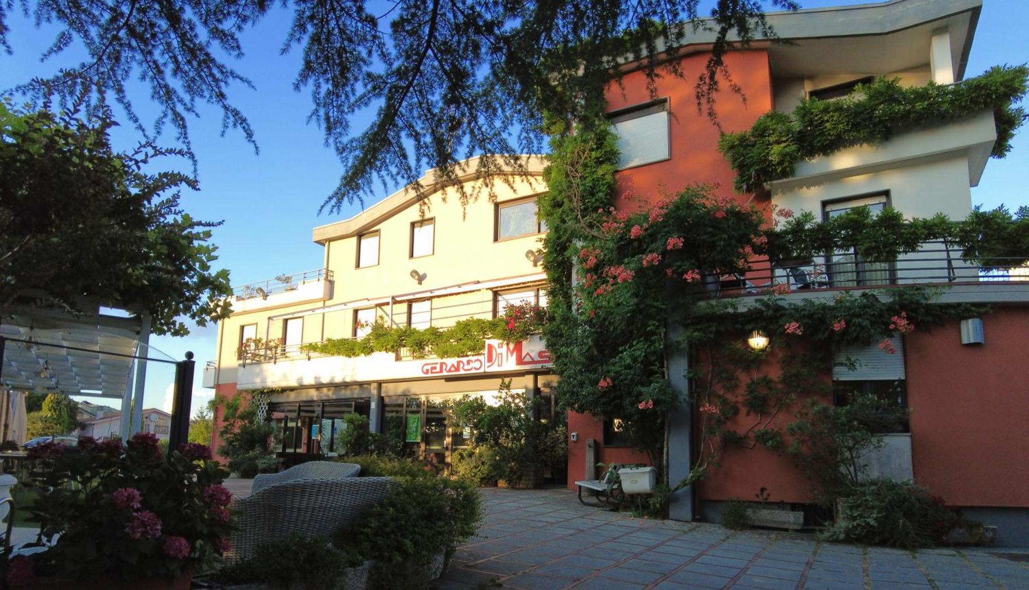 Ristorante Albergo Gerardo Di Masi Caposele Exterior photo
